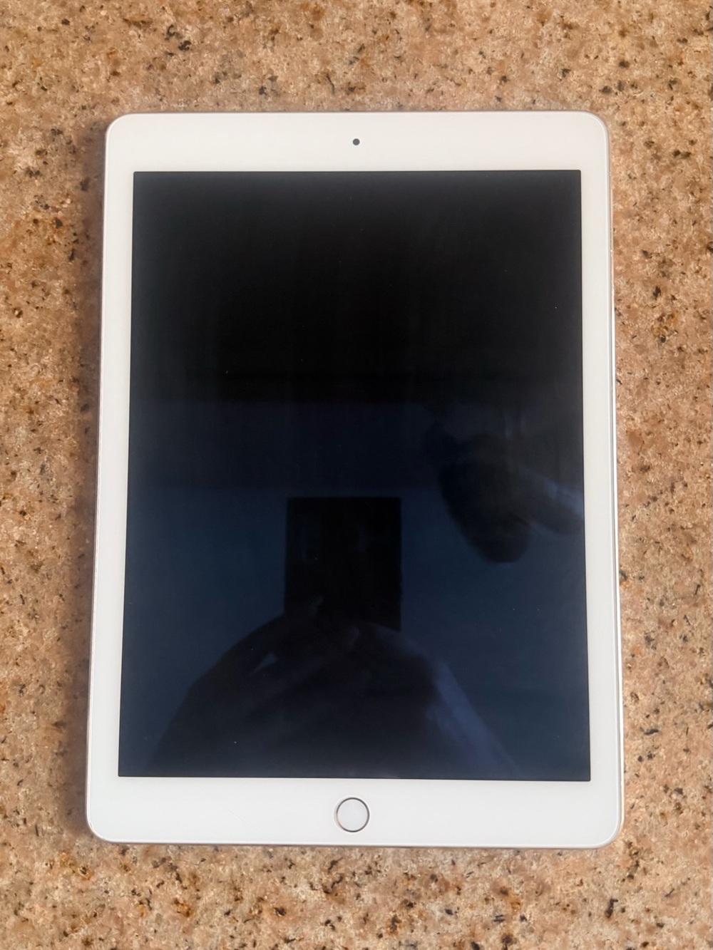 Apple iPad Air 2 (used, like new)